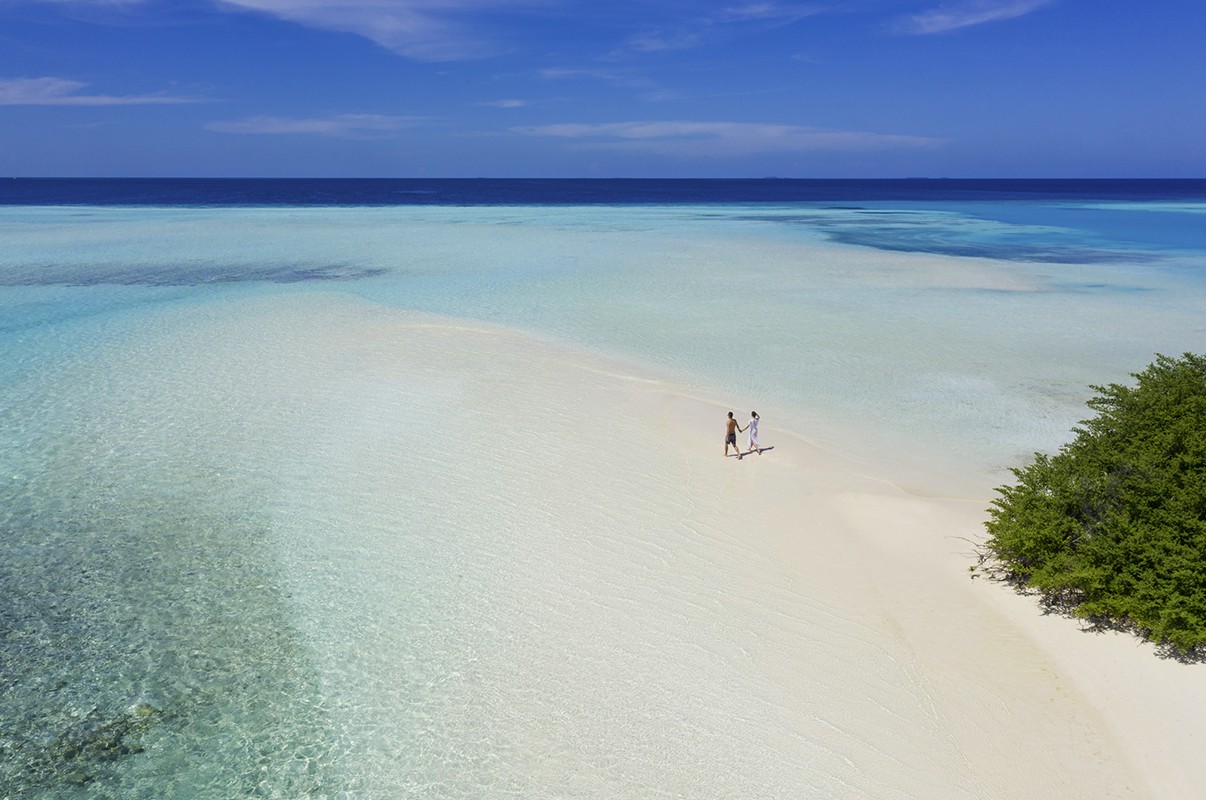 5_Couple in Sand Bank